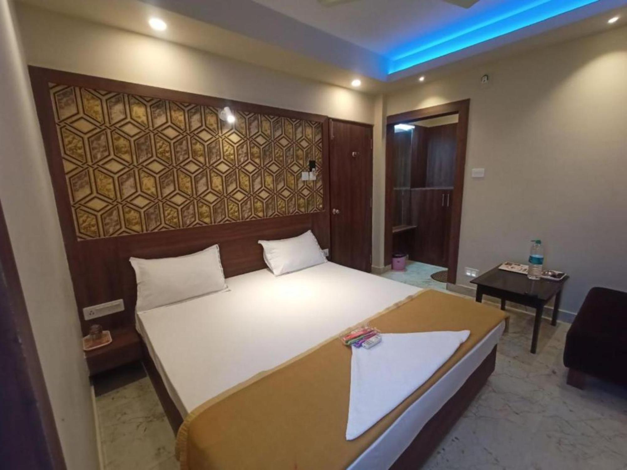 Hotel Park View - Lift Facilities- Near Sea Beach Best Choice Of Travellers By Morservices Puri Εξωτερικό φωτογραφία