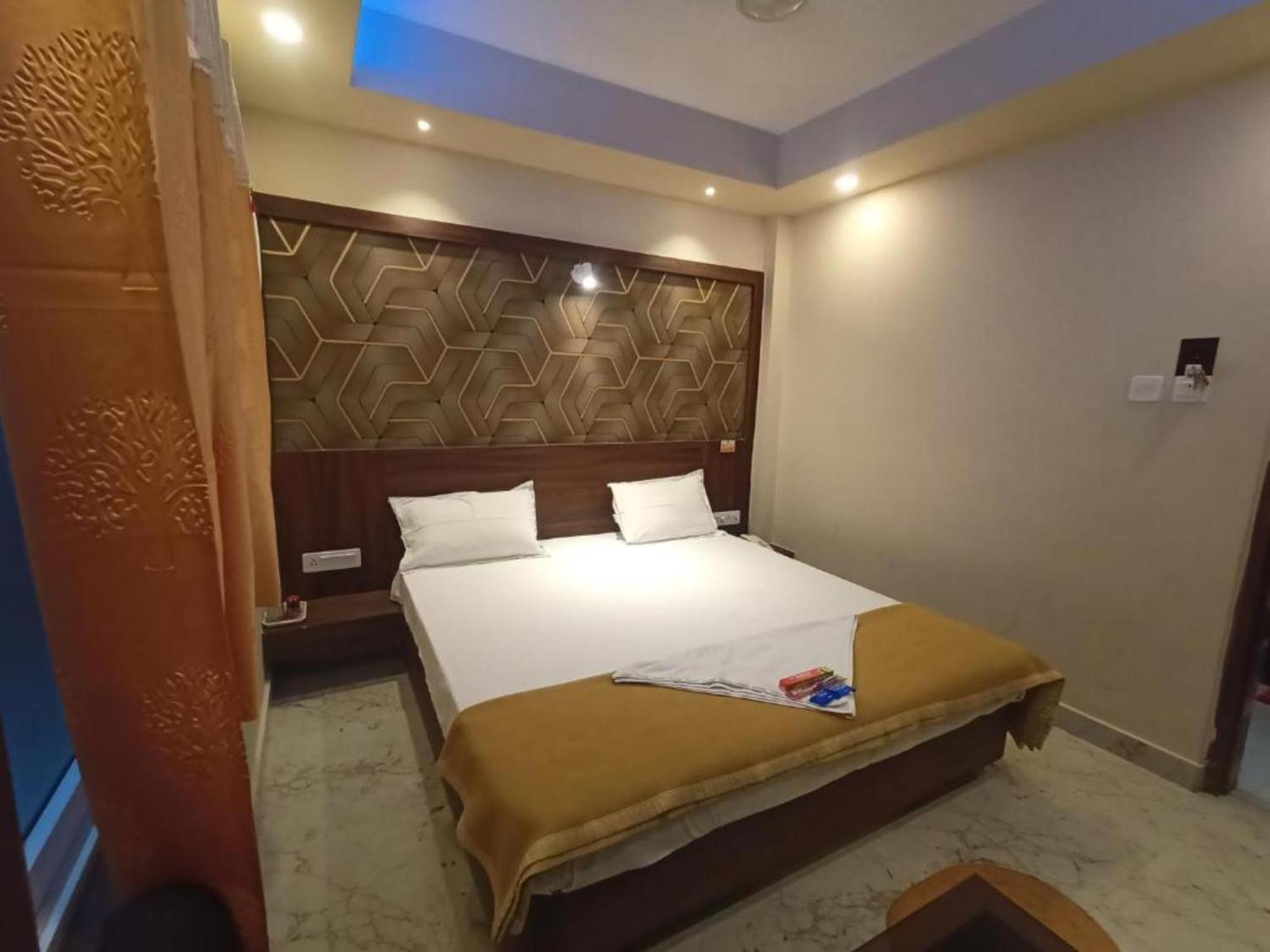 Hotel Park View - Lift Facilities- Near Sea Beach Best Choice Of Travellers By Morservices Puri Εξωτερικό φωτογραφία